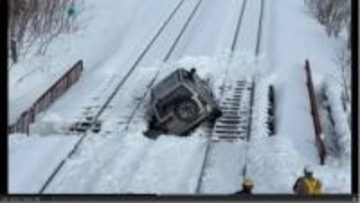 北海道由仁町　80代男性運転のSUV車がJR線路に侵入し鉄橋で脱輪