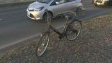 自転車で横断歩道渡る77歳女性　80歳女性運転の乗用車にはねられ病院搬送　北海道・北広島市