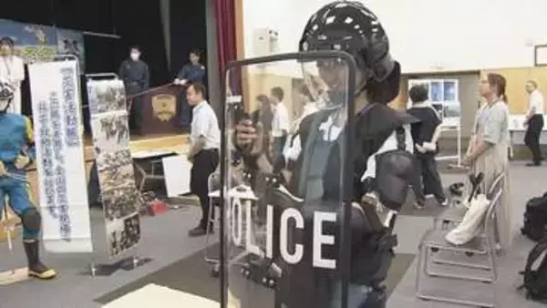 警察官の仕事に興味を持ってもらおうと、道警による職業体験　多くの若者が参加