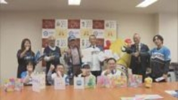 ファイターズ2軍誘致へ 江別期成会が市長を訪問 地元小学生300人の熱い思い書かれたメッセージカード手渡す