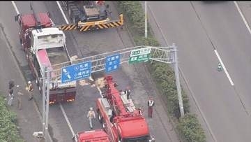 道内で事故相次ぐ　小樽でダンプカー荷台が標識に衝突　札幌では92歳の男性、乗用車にはねられ死亡