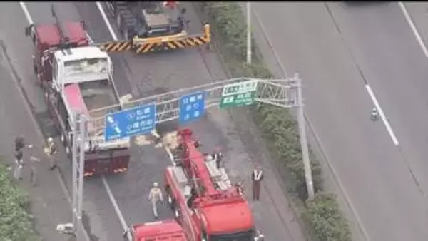 道内で事故相次ぐ　小樽でダンプカー荷台が標識に衝突　札幌では92歳の男性、乗用車にはねられ死亡