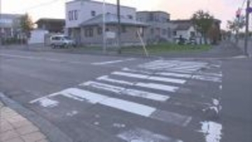 犬の散歩中‥青信号の横断歩道わたっていた84歳男性はねられ死亡 軽乗用車の前方不注意か　江別市