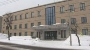 小樽市のスキー場のリフトで13歳の女子中学生が一時宙づりとなり病院に搬送