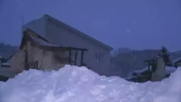 北海道美唄市で住宅全焼の火事　1人の遺体見つかる　80代男性1人暮らしの情報も…身元の確認急ぐ