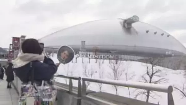 全国5大ドーム「嵐」ラストツアー開幕前日　新千歳空港や札幌の"聖地"に早くもファンの熱気