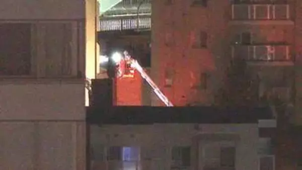 ＜速報＞大通東9丁目　10階建てマンションの7階から煙　同じマンションの住人が通報　札幌・中央区