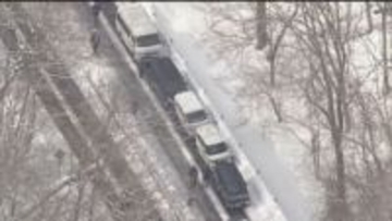 凍結路面で車7台の多重事故　けが人搬送　現場では一時渋滞が発生　北海道千歳市