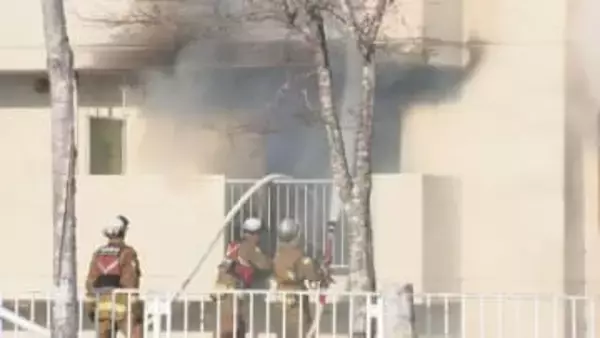 「黒煙が充満している」釧路市営住宅で火災　一室が炎上　住民全員避難　けが人なし　乾燥注意報発令中