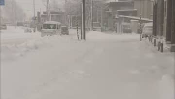 新千歳空港で欠航63便　北海道でまとまった雪　12日も警報級の大雪や猛吹雪のおそれ