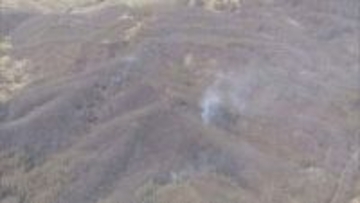 消火のめど立たず　ヘリによる空中からの消火活動続く　北海道池田町の林野火災　建物4棟全焼　2人けが