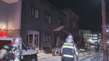 「1階で煙」…札幌市清田区の2階建て住宅で火事　住人の60代女性がのどの痛み訴え病院搬送