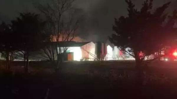 【速報】北海道・千歳市駒里で鶏舎が激しく炎上中　けが人は確認されず