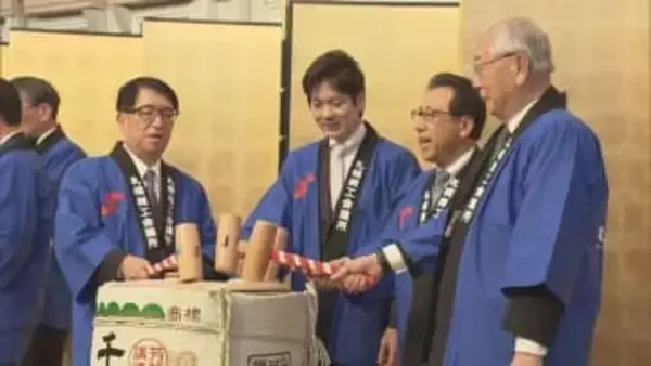 道内政財界トップ集結　札幌商工会議所新年交礼会で聞く道内経済の展望　「五輪招致」と「賃上げ」