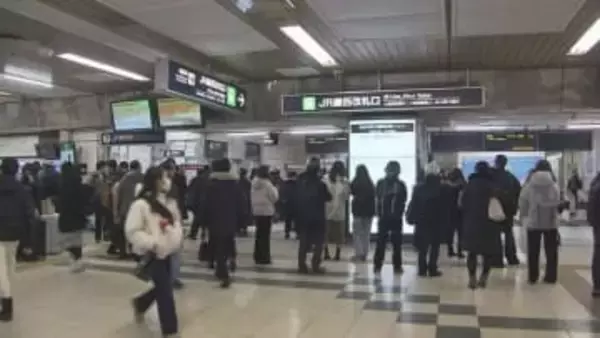列車に乗り遅れないように…JR北海道が除雪作業のため最終列車を繰り上げ　札幌駅や新千歳空港が混雑