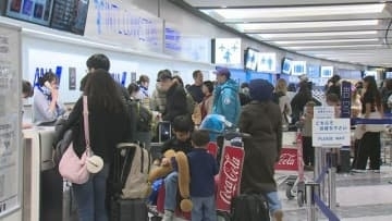 【空の便】新千歳空港では雪の影響で午後2時までで76便が欠航　さらに増える可能性も