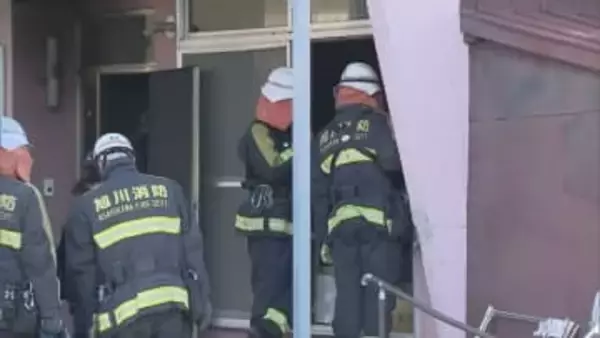 一時騒然　旭川のアパートで火災　住人の男性を病院搬送