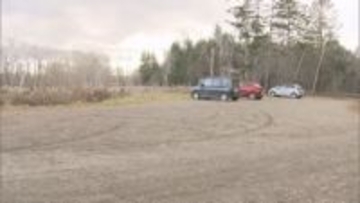 江別の公園駐車場でSNSで知り合った女性といた男性が2人組の男に襲われ現金奪われる　男女3人はいなくなる