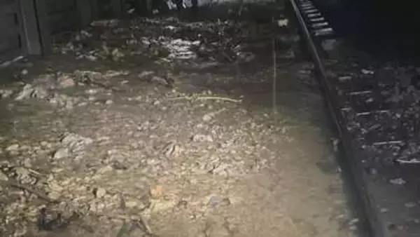 道内は大気の状態が不安定となり　胆振・日高地方を中心に大雨　室蘭線線路が冠水