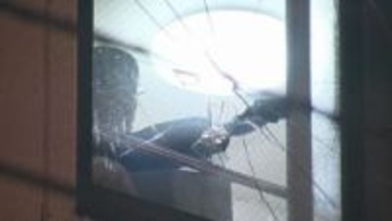 「110番して」と叫んだ後…自宅ドアに放火し焼損させた疑い 69歳無職の男を現行犯逮捕 札幌