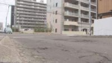 道路を横断していた高齢女性がタクシーにはねられ意識不明の重体　札幌・豊平