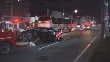 道内事故相次ぐ　札幌では大型観光バスと乗用車3台が衝突　苫小牧では高齢男性はねられる