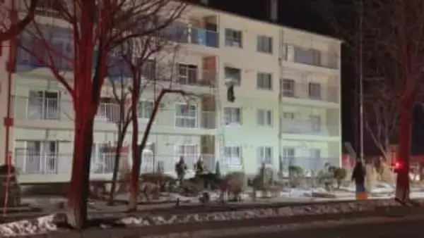 江別市の4階建て市営住宅で火事　上の階の住人も合わせ5人が軽いけが