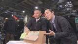 「過去最高値！夕張メロン初競り2玉580万円！超高額「ドキドキ」落札　空路で東京のスーパー店頭展示へ」の画像1