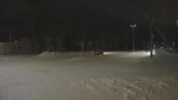 【中継】マイナス4.6℃の冷たい風と雪山に挟まれた歩道…札幌北区あいの里の今の状況