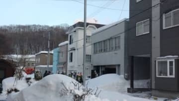 【速報】札幌市真駒内上町5丁目の住宅で火事　70代女性病院搬送