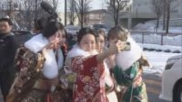 成人の日、道内各地で20歳の門出を祝う　北広島ではエスコンフィールドHOKKAIDOで「はたちのつどい」