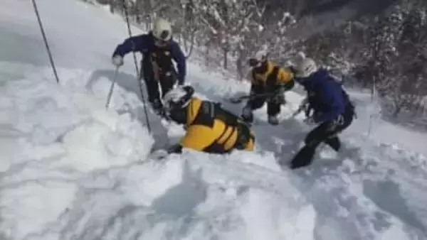 バックカントリー遭難の急増に対応　道警航空隊と道の防災航空室が合同で訓練