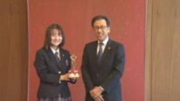 「声優魂」最優秀賞の栄誉　札幌開成高2 中村佳稟さんが秋元市長を表敬訪問「人の心に何か届けられる人に」