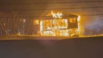 「熱波を感じた」カナダ国籍弁護士の別荘が全焼　ニセコ連峰チセヌプリスキー場近く　別荘は出火当時不在