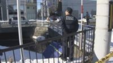 札幌・創成川「橋の下に人のようなものが倒れている」車で信号待ちの男性が通報　一部白骨化した遺体