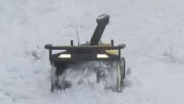 人手不足解消の救世主なるか？記録的な大雪の札幌で自動除雪ロボット「Yarbo」実証実験開始