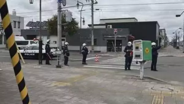 横断歩道を歩いていた88歳の女性がトラックにはねられる　頭から血を流すなどのけが　空知・栗山町