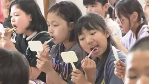「フロスで汚れを落とそうかな」小学生が正しい歯磨きに挑戦　6月4日は虫歯予防デー　札幌