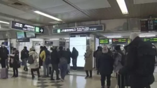 札幌　大雪から一夜明け交通機関への影響続く　 快速エアポート含めJR130本以上運休