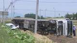 「北海道鹿追町で乗用車とトレーラーが衝突　双方の運転手が病院へ搬送　一方の車が一時停止無視の可能性も」の画像1