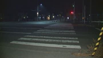 横断歩道の男子高校生が車にはねられ病院搬送　会社員の男を現行犯逮捕　現場に押しボタン式の信号　苫小牧