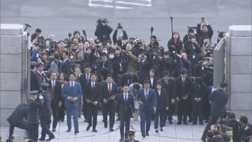 新人議員が初登院　決意新たに　特別国会始まる