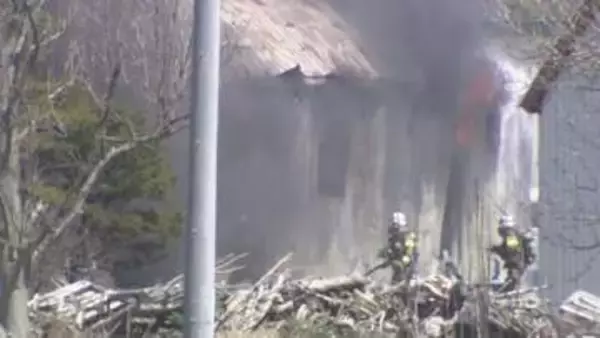 「爆発があり出火した」江別市で農業用倉庫が全焼　けが人なし