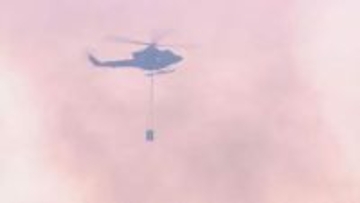 池田町　富岡で林野火災　広範囲に草木が燃えて住宅にも延焼　2人がけが