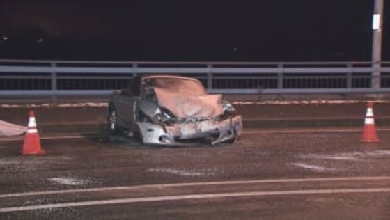 凍結路面でスリップか