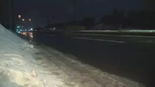 軽乗用車が歩行者と衝突　80代女性が死亡　一人で道路を渡っていたか