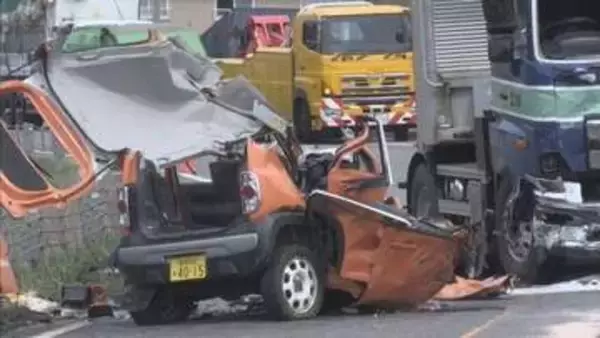 国道でトラックと軽乗用車が正面衝突　軽乗用車に乗っていた70代の男性が死亡　平取町