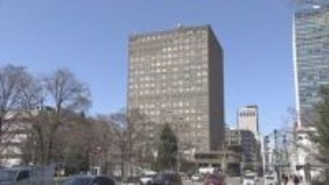 老朽化進む札幌市役所の建て替え検討　商業施設と複合化し収益を確保する案など民間との連携も