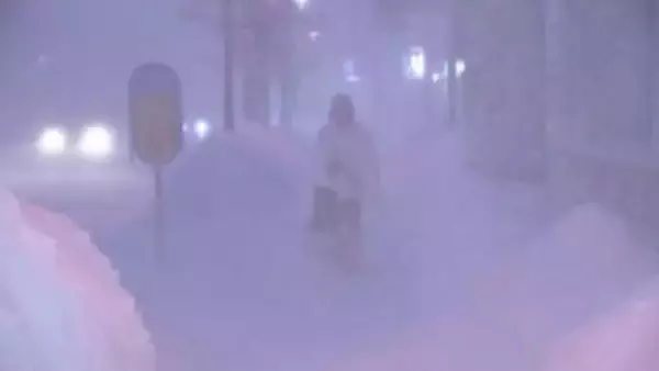 道央を中心に猛吹雪　まとまった雪　札幌圏で交通障害　JR北海道157本運休　新千歳空港発着48便欠航