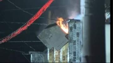 「工事の火花が建物に燃え移り…」札幌市中央区の住宅街　店舗兼平屋建て住宅で火事　消火活動続く